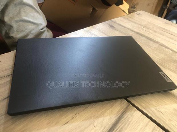 New Laptop Lenovo V15 8GB Intel Core i5 SSD 512GB · Photo 2