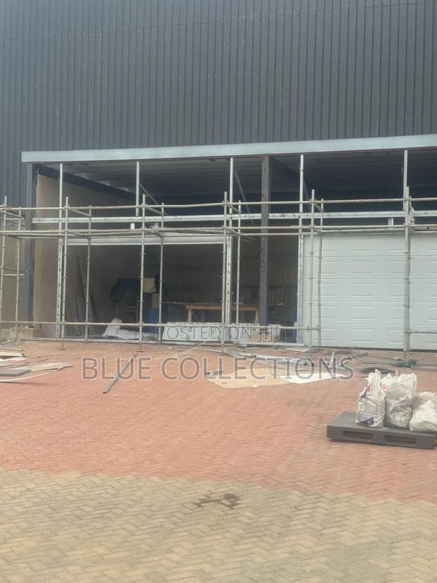 Smart System Garage Doors · Photo 3