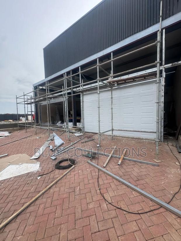 Aautomatic Garage Door · Photo 3