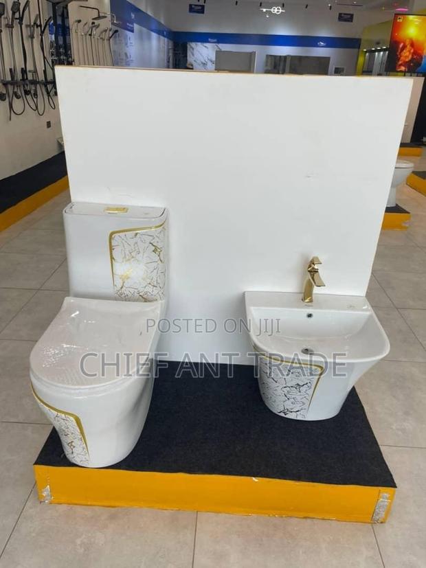 Toilet Seat Wc With Basin Gw06 · Photo 4