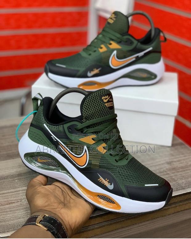 Nike Air Max Winflow Sneaker · Photo 4