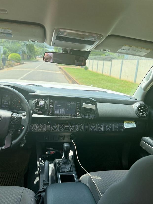Toyota Tacoma 2022 White