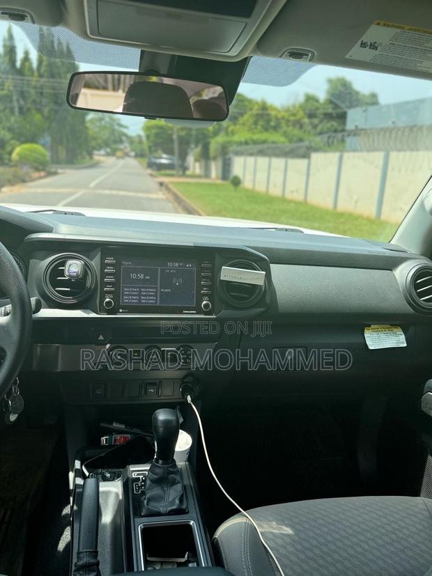Toyota Tacoma 2022 White
