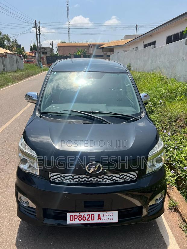 Toyota Voxy 2013 Black