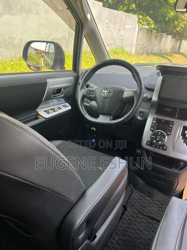 Toyota Voxy 2013 Black