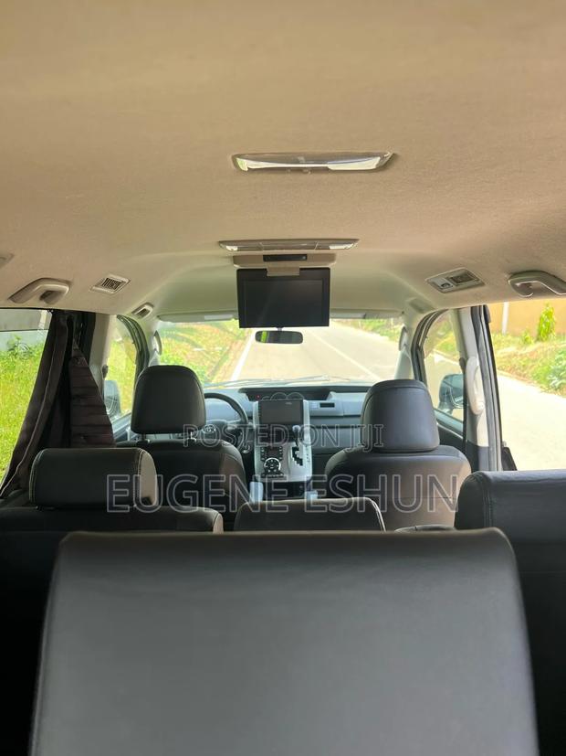 Toyota Voxy 2013 Black