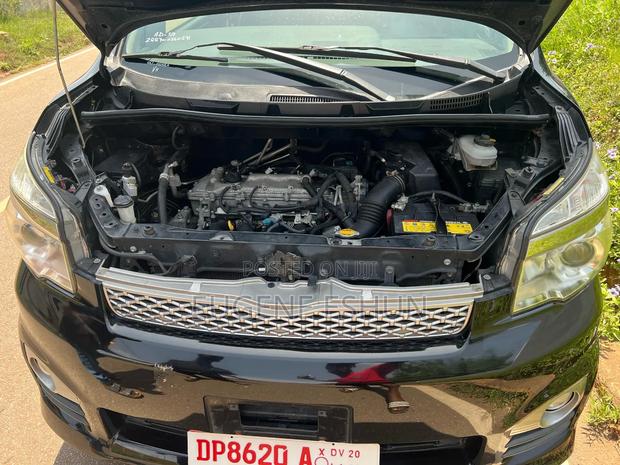 Toyota Voxy 2013 Black