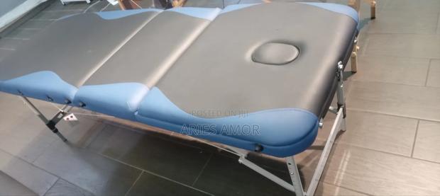 Massage Bed Metal Legs · Photo 3