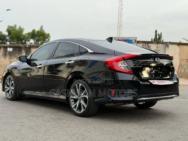 Honda Civic Touring Sedan 2019 Black