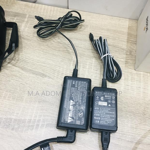 Sony Handy Camcorder Charger · Photo 3