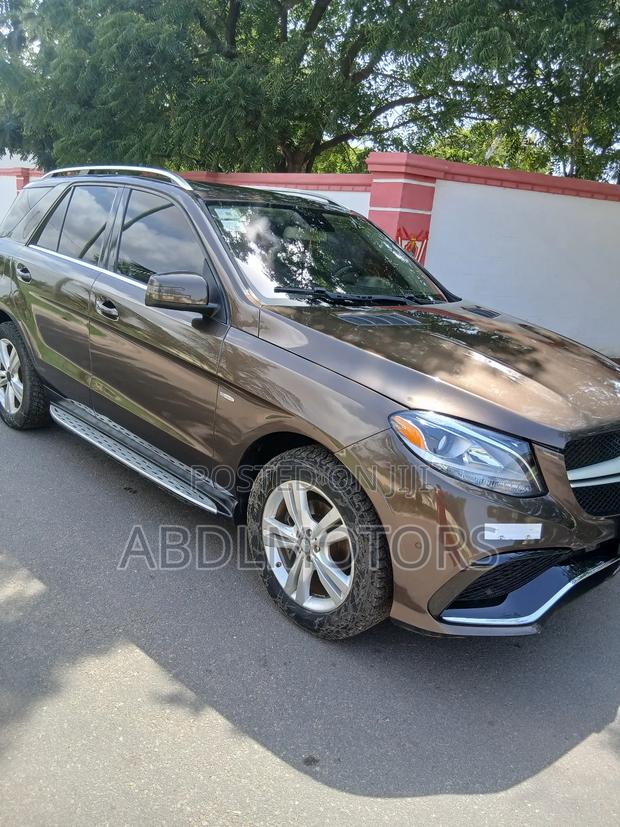 Mercedes-Benz M Class ML 350 4Matic 2013 · Photo 2