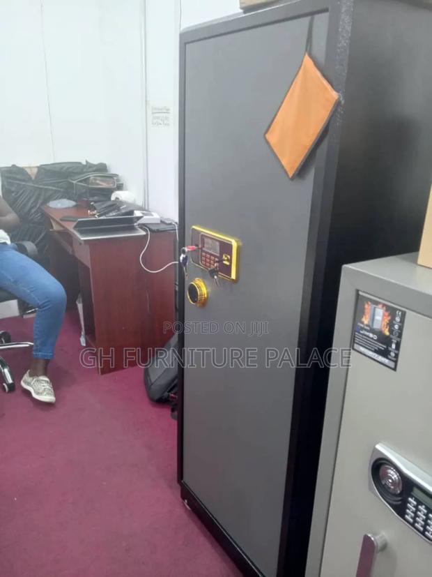Metal Safe for Office and Home · Photo 3