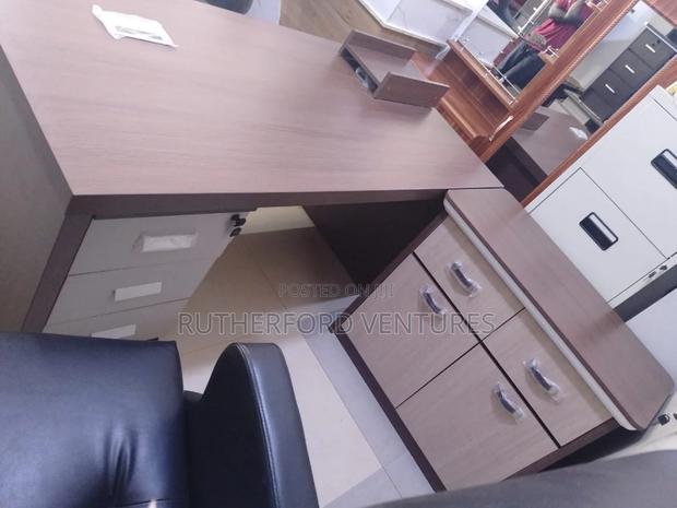 Executive Wooden Table photo 2