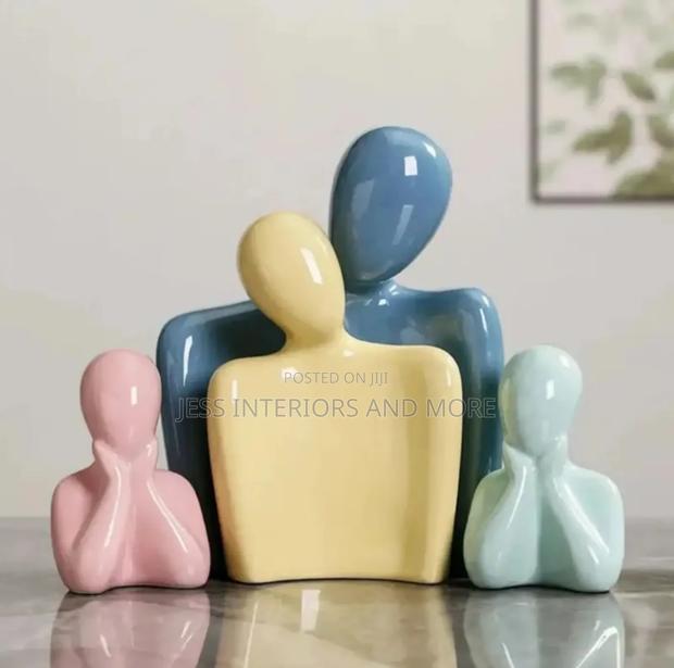 Ceramic Family of Four Sculpture · Photo 4
