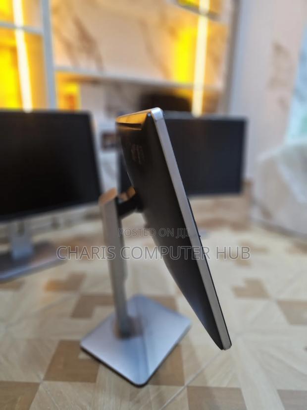 Dell 24 Inch Monitor photo 5