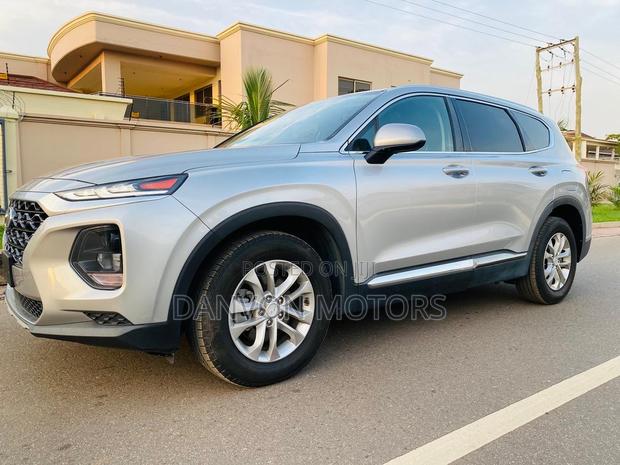 Hyundai Santa Fe SE 2.4 AWD 2020 Silver · Photo 2