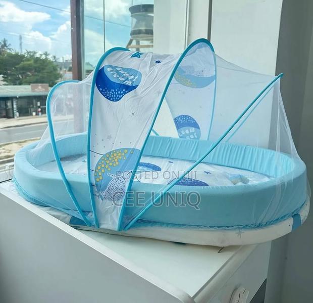 Potable Foam Bed for Infants · Photo 4