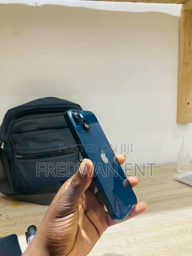 Apple iPhone 11 64 GB Gray photo 2