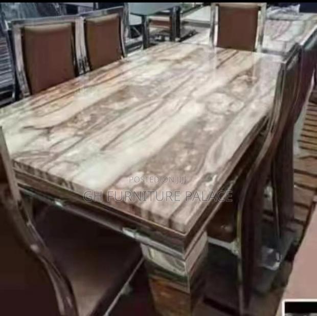 Dinning Table For Sale · Photo 2
