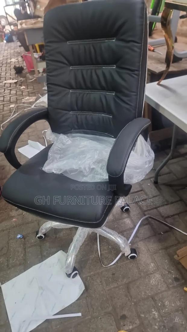 Swevil Chair For Office · Photo 2