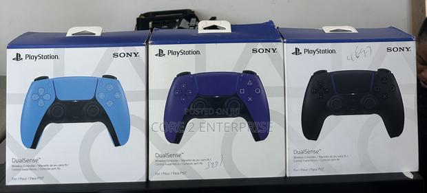 Ps 5 Controllers · Photo 3