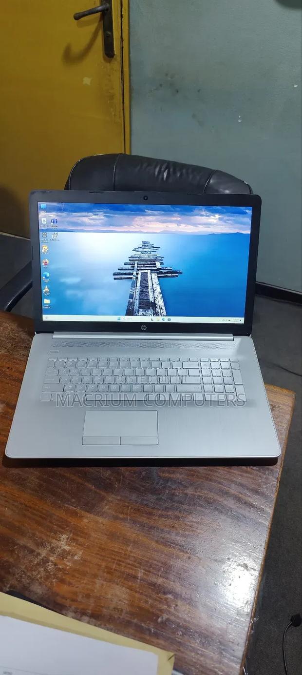 Laptop HP Pavilion 17 8GB Intel Core I5 SSD 256GB photo 5