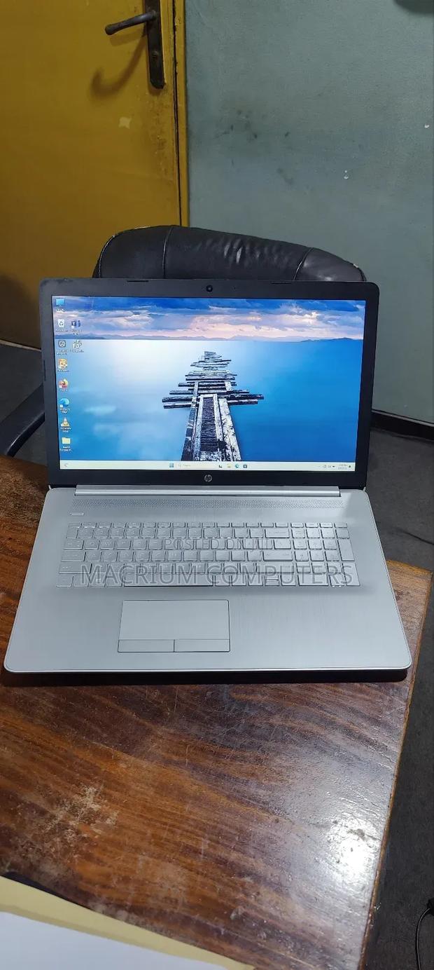 Laptop HP Pavilion 17 8GB Intel Core I5 SSD 256GB photo 6