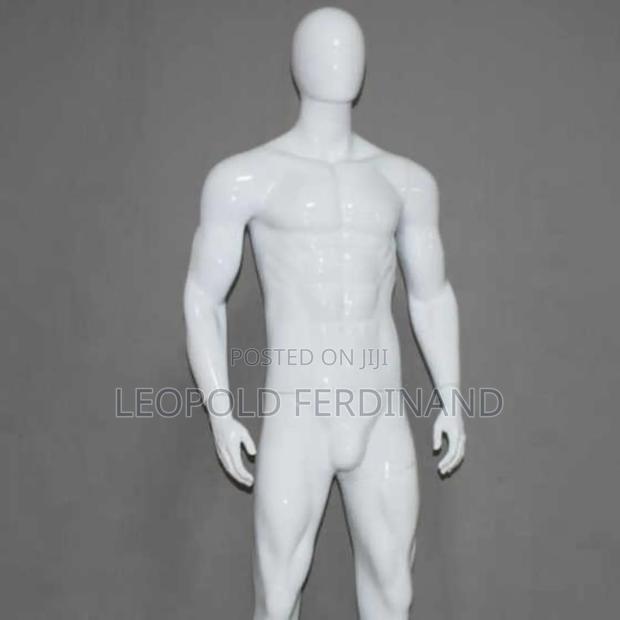 Male White Muscular Mannequins · Photo 4