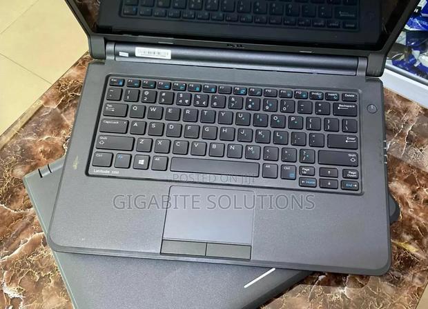 Laptop Dell Latitude 3350 4GB Intel Core I5 HDD 500GB photo 3
