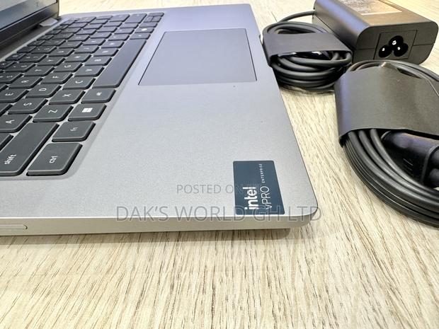 New Laptop Dell Precision 3580 16GB Intel Core Ultra 7 SSD 512GB · Photo 4