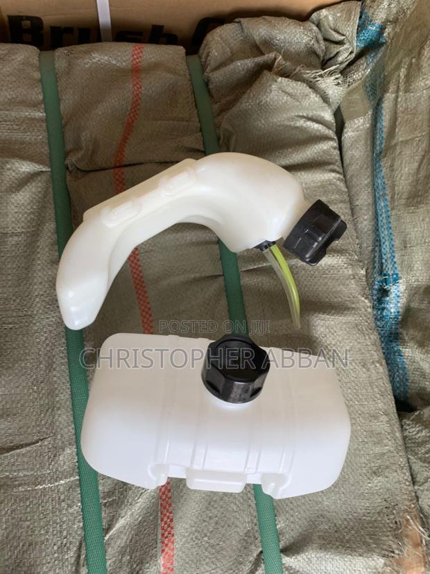 Brush Cutter Fuel Tank · Photo 2