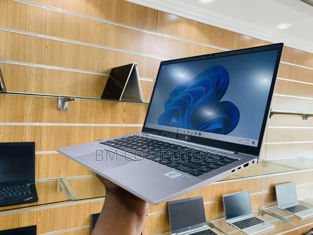 Laptop HP ZBook Firefly 14 G7 16GB Intel Core I5 SSD 256GB photo 2
