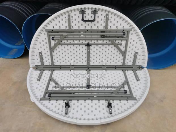 Round Table Available for Sale · Photo 3