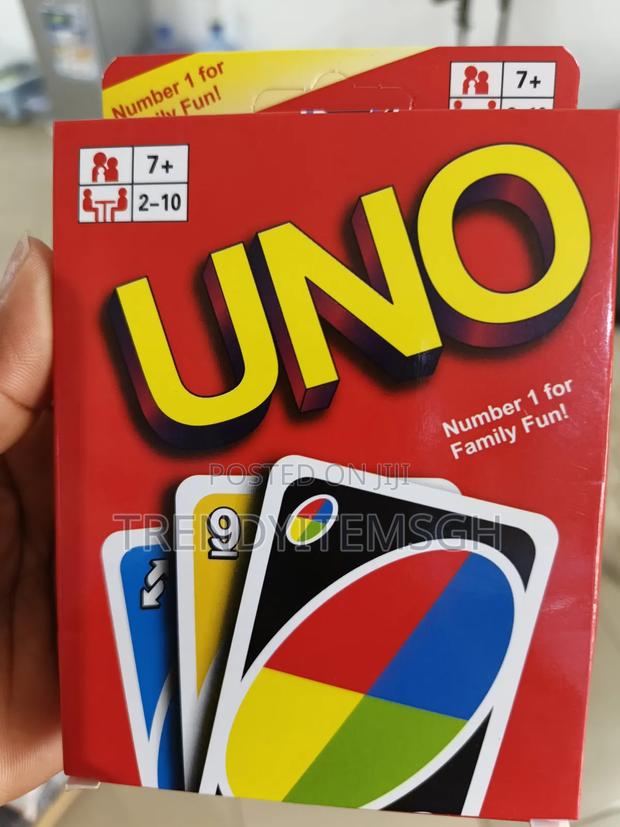 Uno Card Family Fun Game · Photo 3