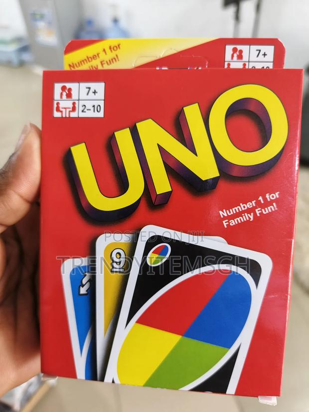 Uno Card Family Fun Game · Photo 4