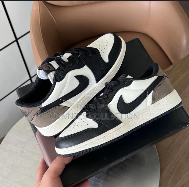Air Jordan 1 Low Dunk photo 2