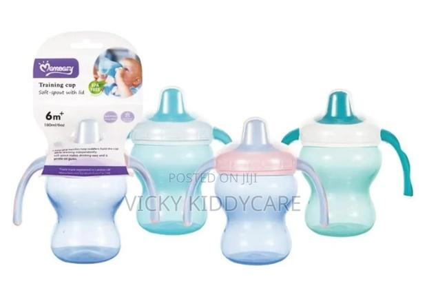 Feeding Bottle for 6 Months Plus · Photo 2