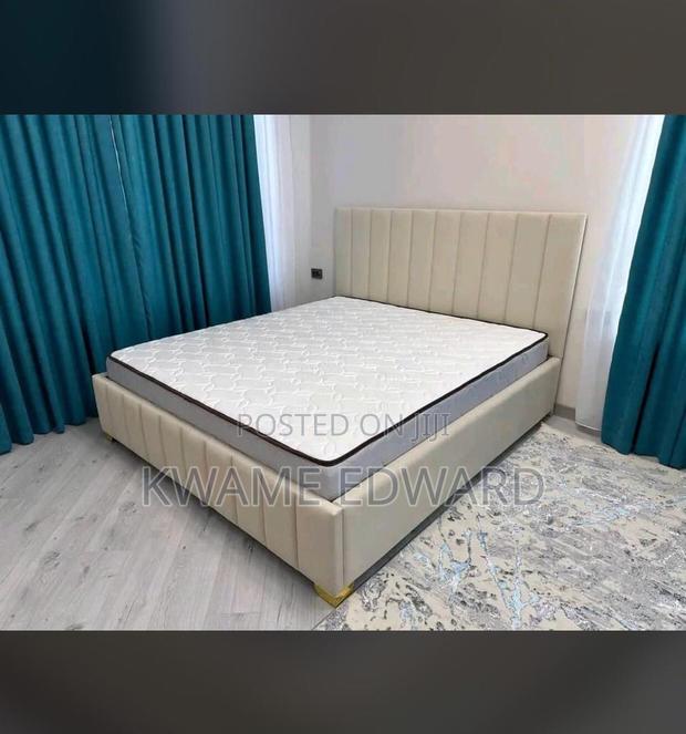 Queen Size Bed and Mattress · Photo 2