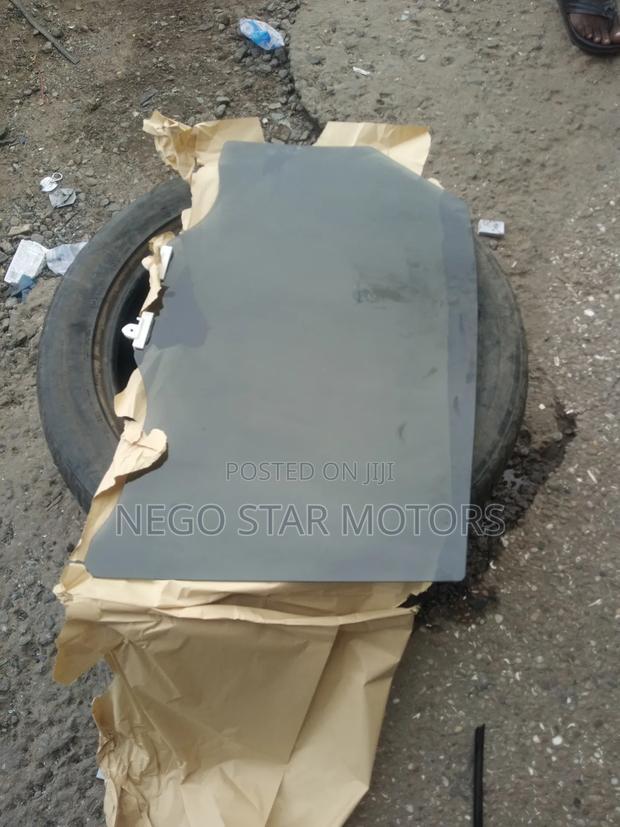 Lexus Rx 350 2023 Back Door Glass Tinted photo 2