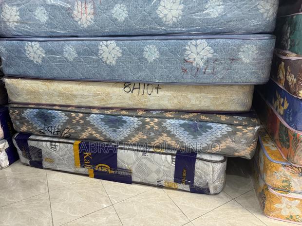 Queen’Size High Density Mattress for Sale · Photo 2