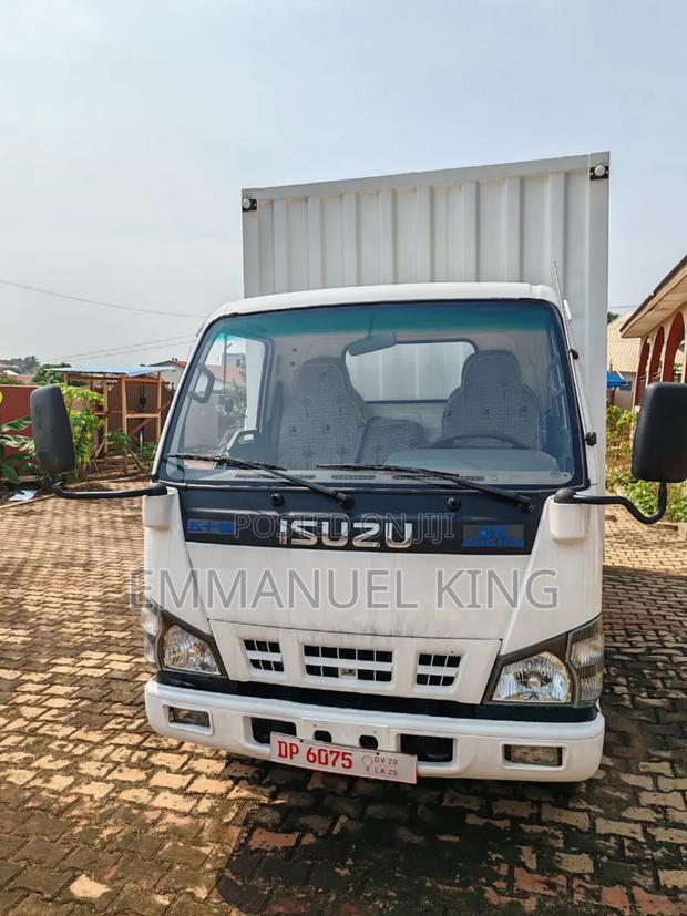 Isuzu Npr71 Truck 2020 White
