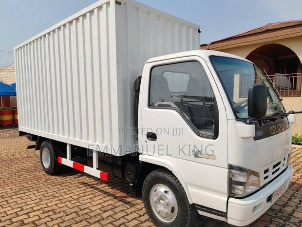Isuzu Npr71 Truck 2020 White