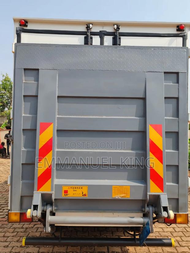 Isuzu Npr71 Truck 2020 White