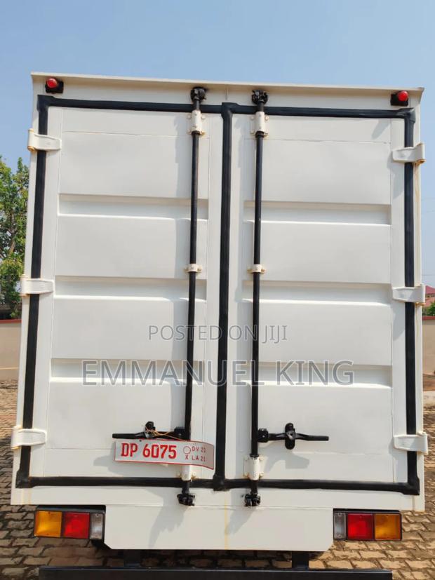 Isuzu Npr71 Truck 2020 White