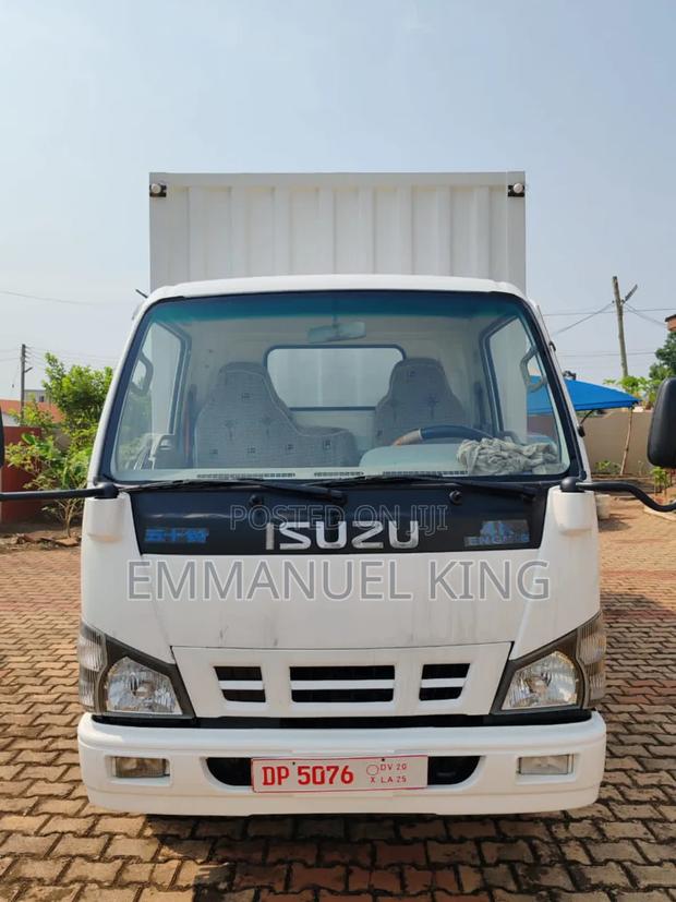 Isuzu Npr71 Truck 2020 White