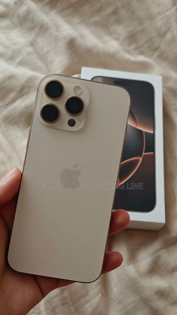 New Apple iPhone 16 Pro Max 256 GB Gold