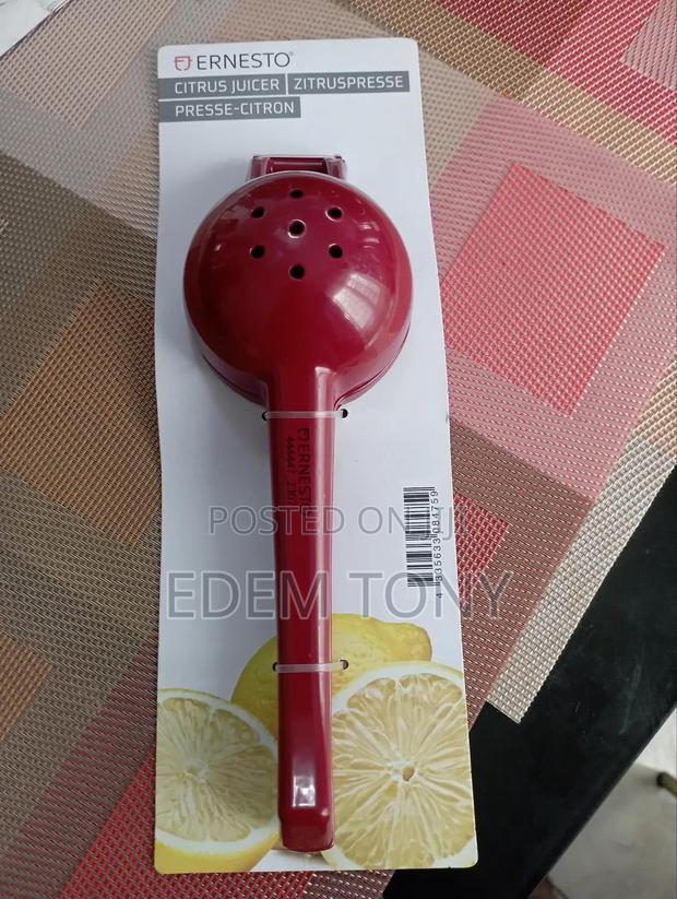 Manual Citrus Juicer · Photo 4