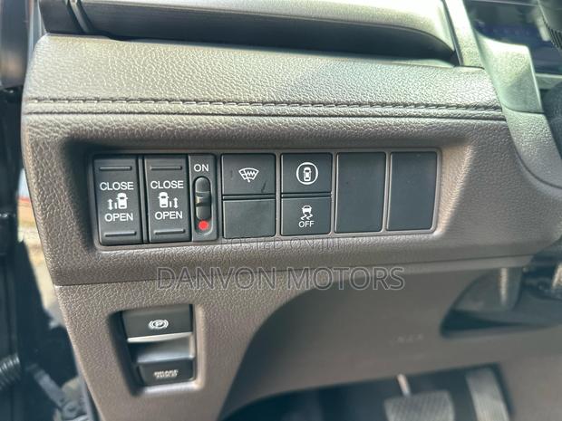 Honda Odyssey EX 2022 Black photo 7