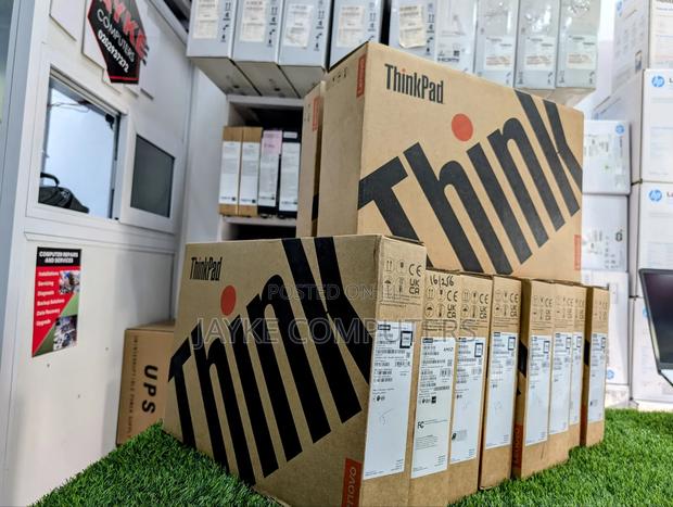 New Laptop Lenovo ThinkPad E16 G1 8GB Intel Core I5 SSD 512GB