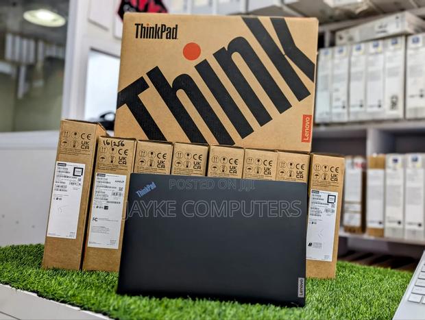 New Laptop Lenovo ThinkPad E16 G1 8GB Intel Core I5 SSD 512GB photo 4
